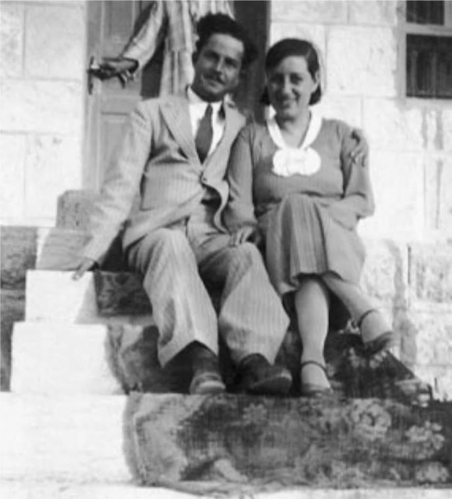 عبدالقادر الحسيني وزوجته وجيهة الحسيني